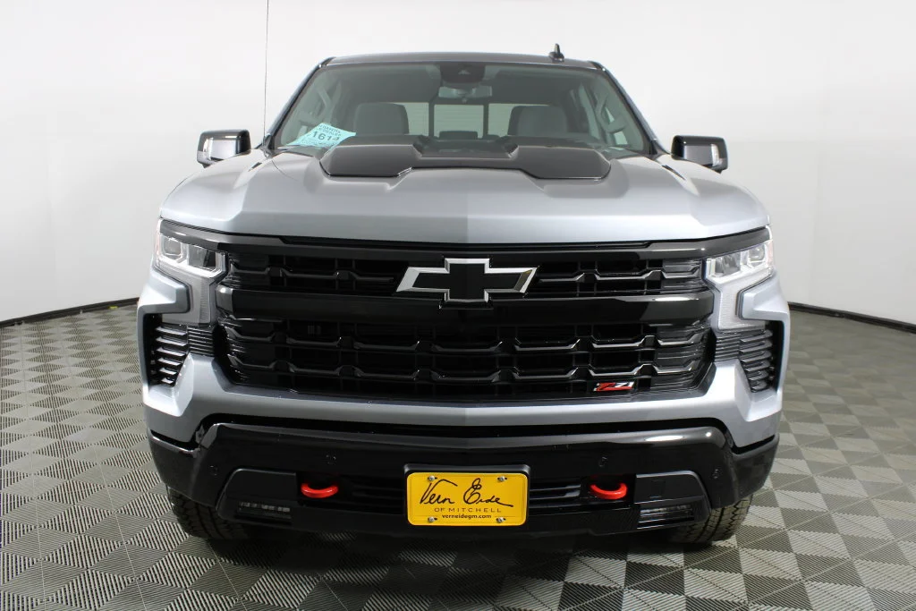 New 2026 Sterling Gray Metallic Chevrolet LT Trail Boss image 2