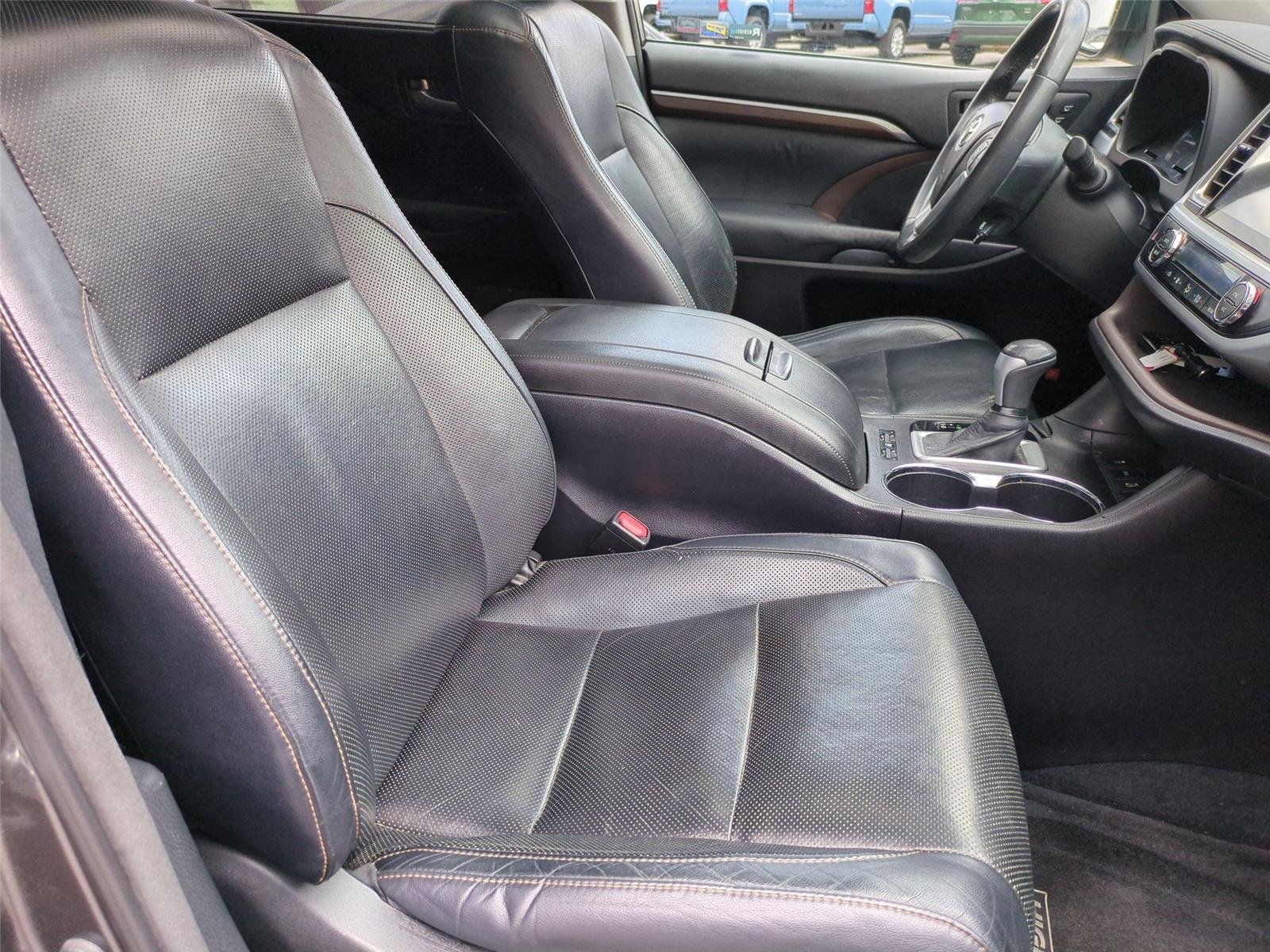 Used 2014 PREDAWN GRAY MICA TOYOTA  image 41