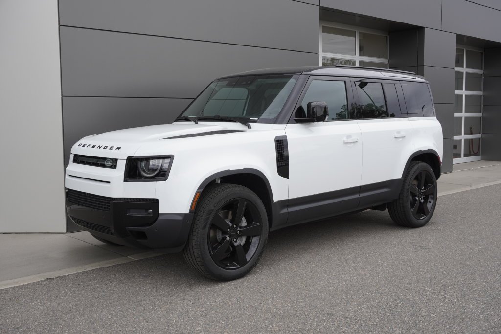 New 2026 Fuji White Land Rover S image 3