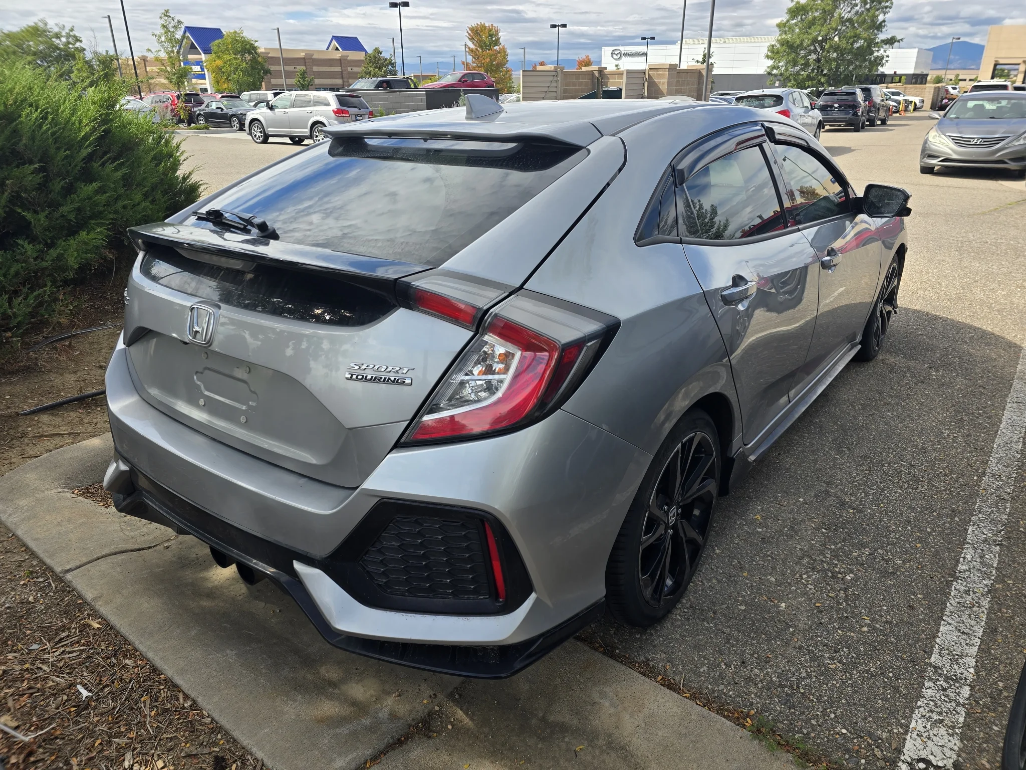 Used 2018 Lunar Silver Metallic Honda Sport Touring image 17
