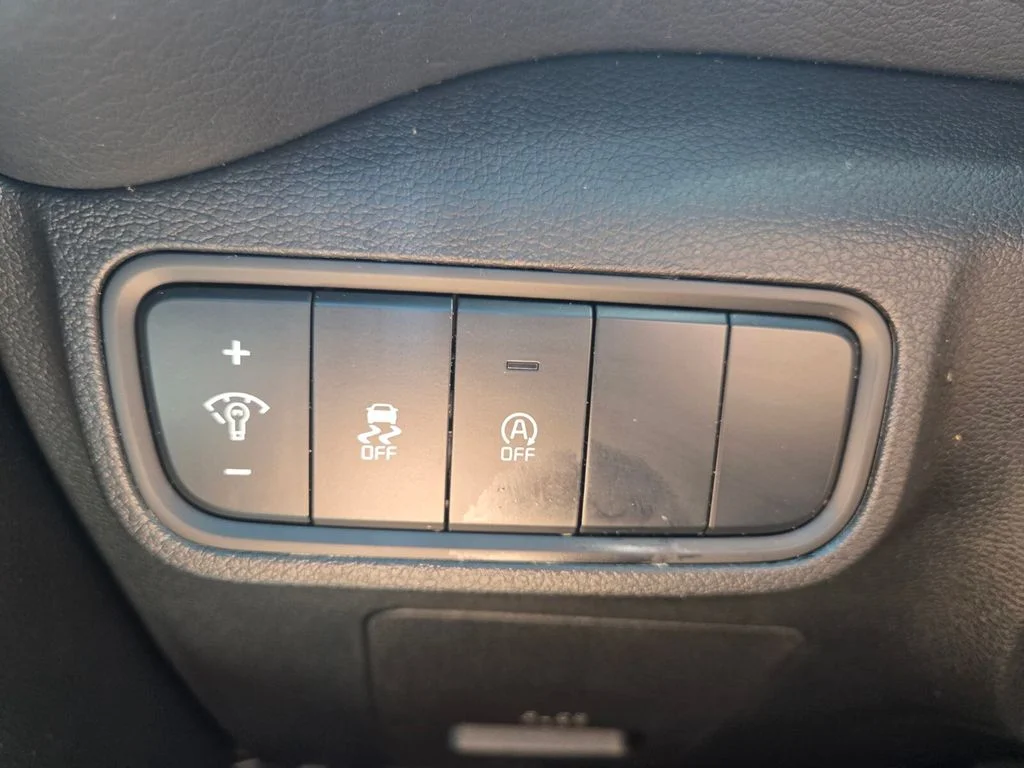 Used 2025 Red Kia LX image 12