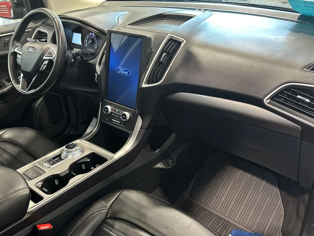 Used 2024 Black Ford SEL image 36