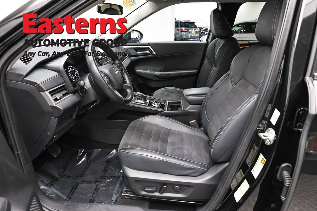 Used 2024 Black Mitsubishi SE image 14
