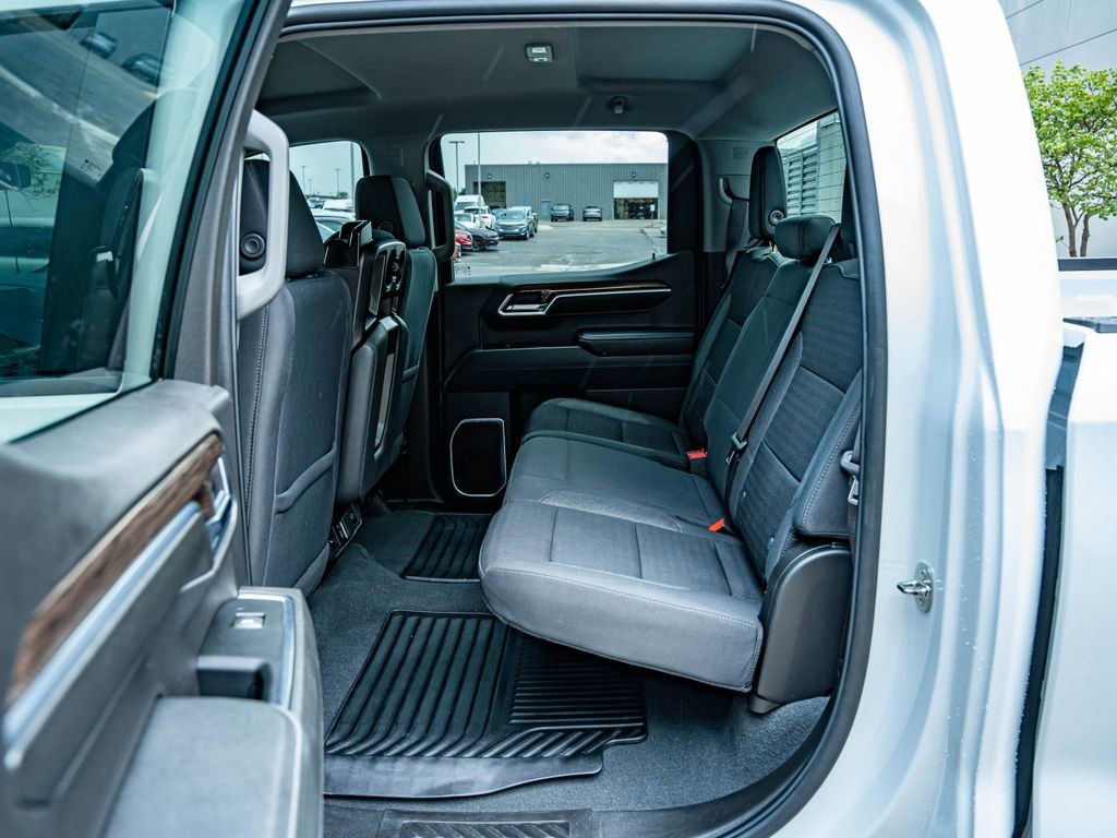 Used 2023 Summit White Chevrolet LT image 32