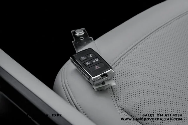 New 2026 Santorini Black Land Rover S image 55