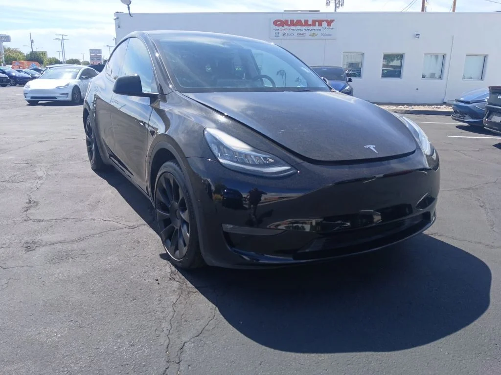 Used 2021 Black Tesla Long Range image 1