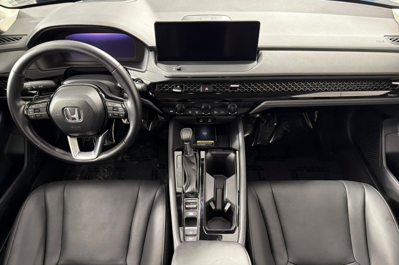 Used 2024 BLACK Honda Touring image 12