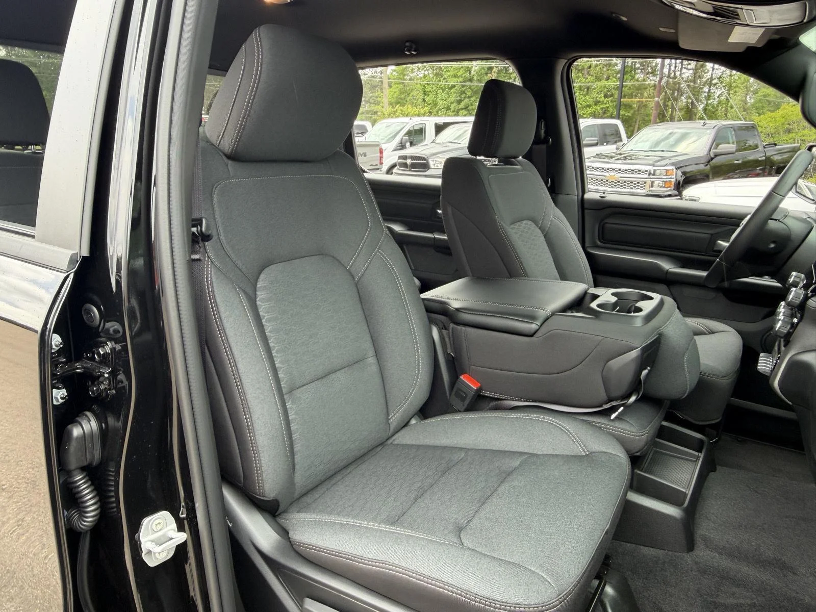New 2026 Diamond Black Crystal Pearl-Coat Exterior Paint RAM Express image 21