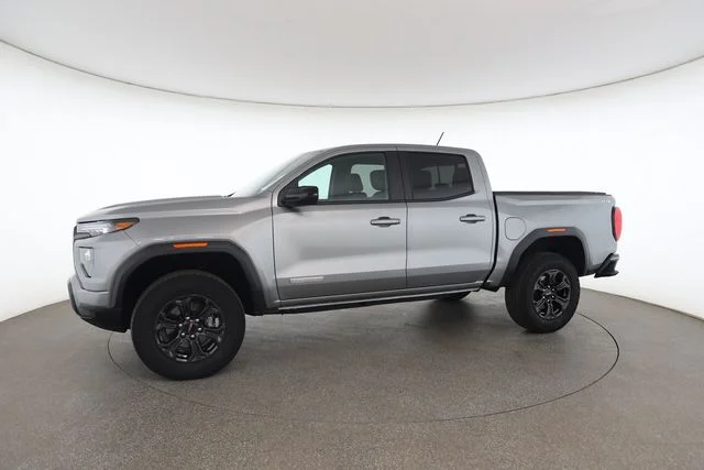 Used 2025 Silver GMC Elevation image 5