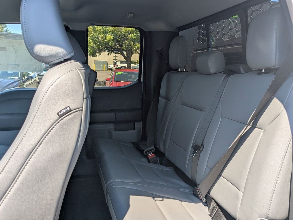 2025 Ford F-550 Super Duty Chassis Cab XL - Photo 11