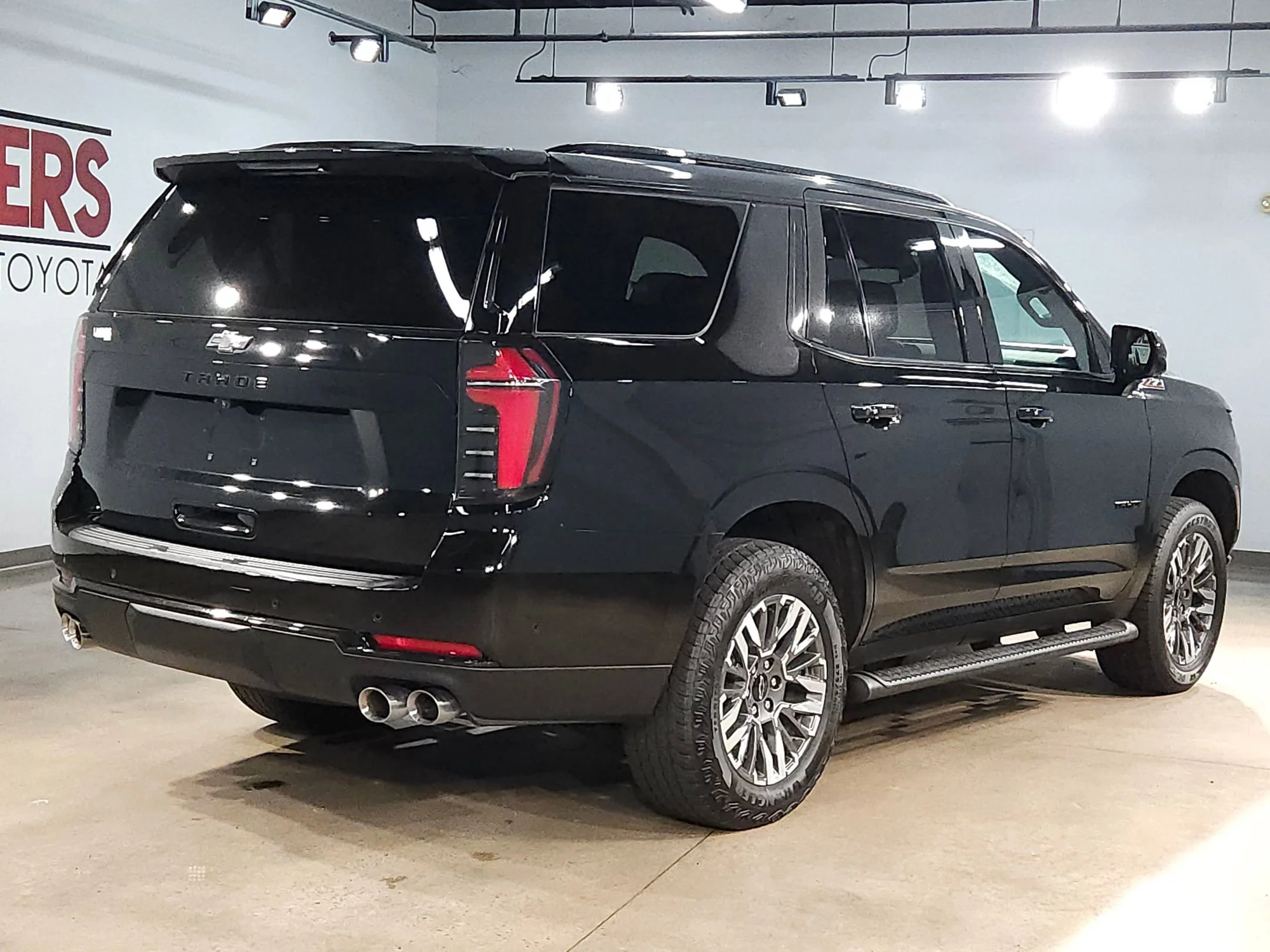 Used 2025 Black Chevrolet Z71 image 7