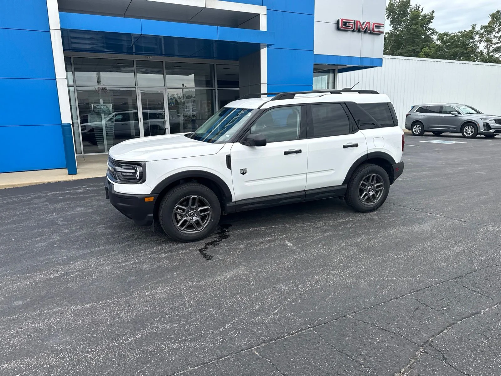Used 2025 White Ford Big Bend image 3