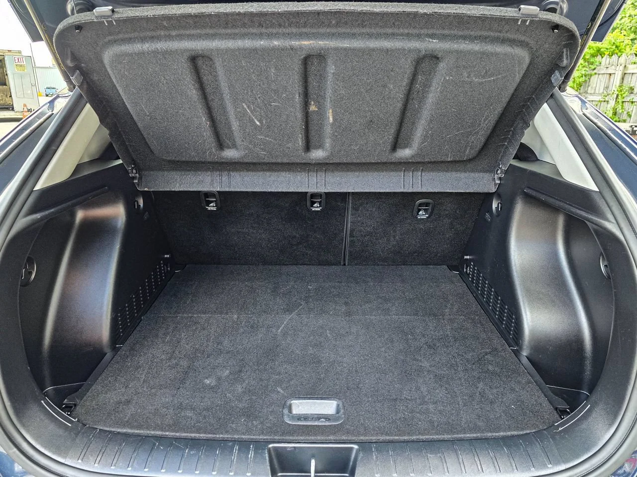 Used 2025  Hyundai SEL image 33