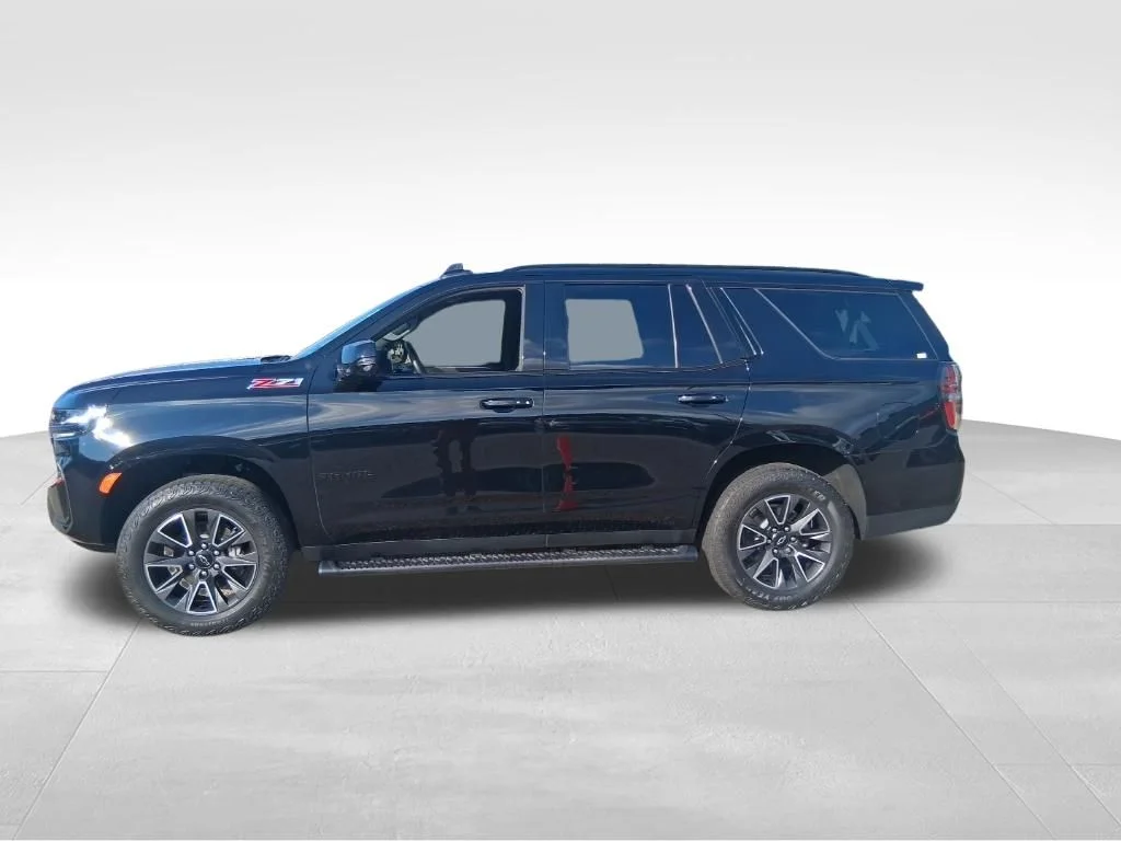 Used 2023 Black Chevrolet Z71 image 3