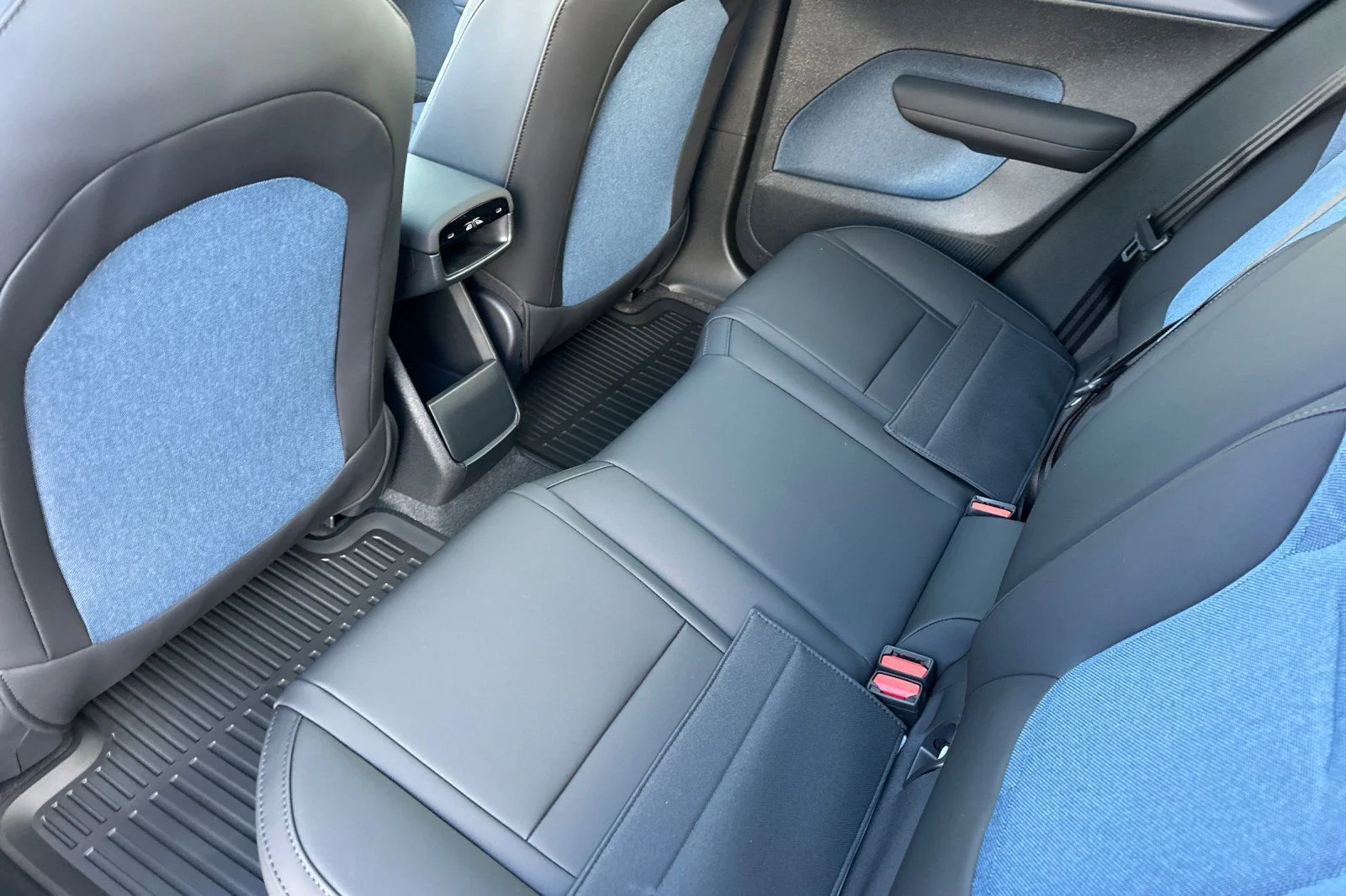New 2026 Cloud Blue Volvo Plus image 11