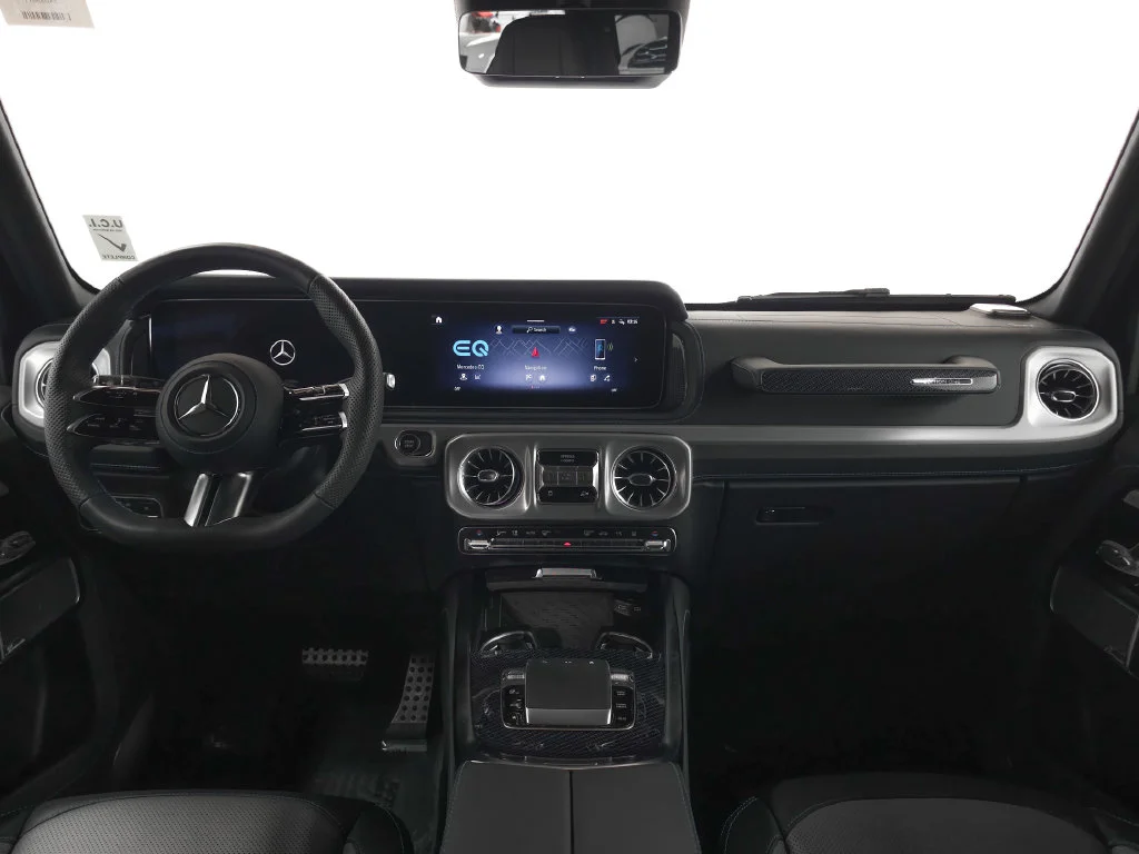 Used 2025 MANUFAKTUR South Sea Blue Magno Mercedes-Benz G 580 image 25