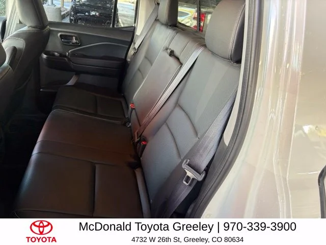 2023 Honda Ridgeline RTL Crew Cab Pickup Slide 9