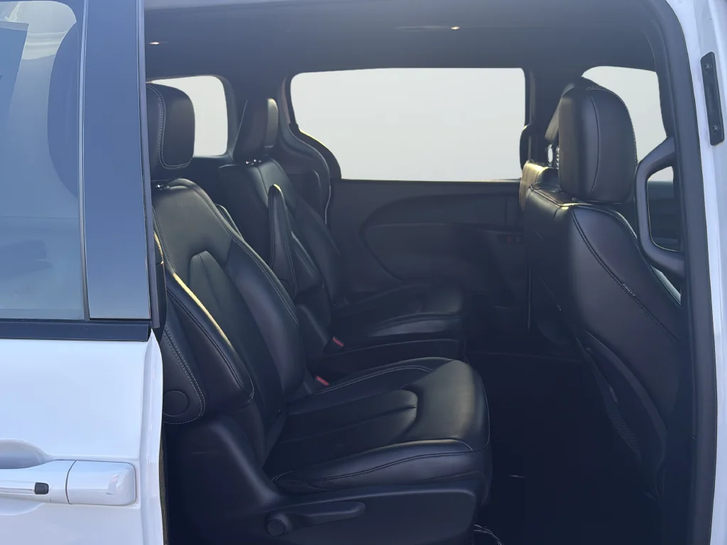 Used 2024 White Chrysler Select S Appearance image 33
