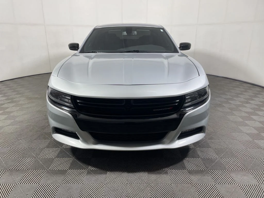 Used 2023 Triple Nickel Clearcoat Dodge SXT image 3