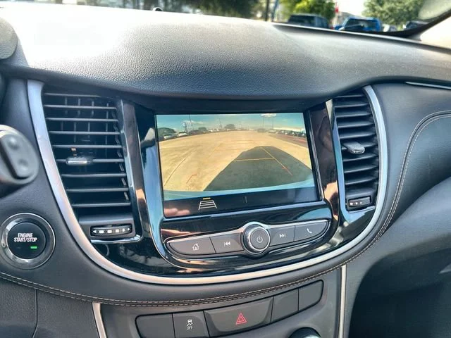 Used 2018 SUMMIT WHITE Chevrolet LT image 15