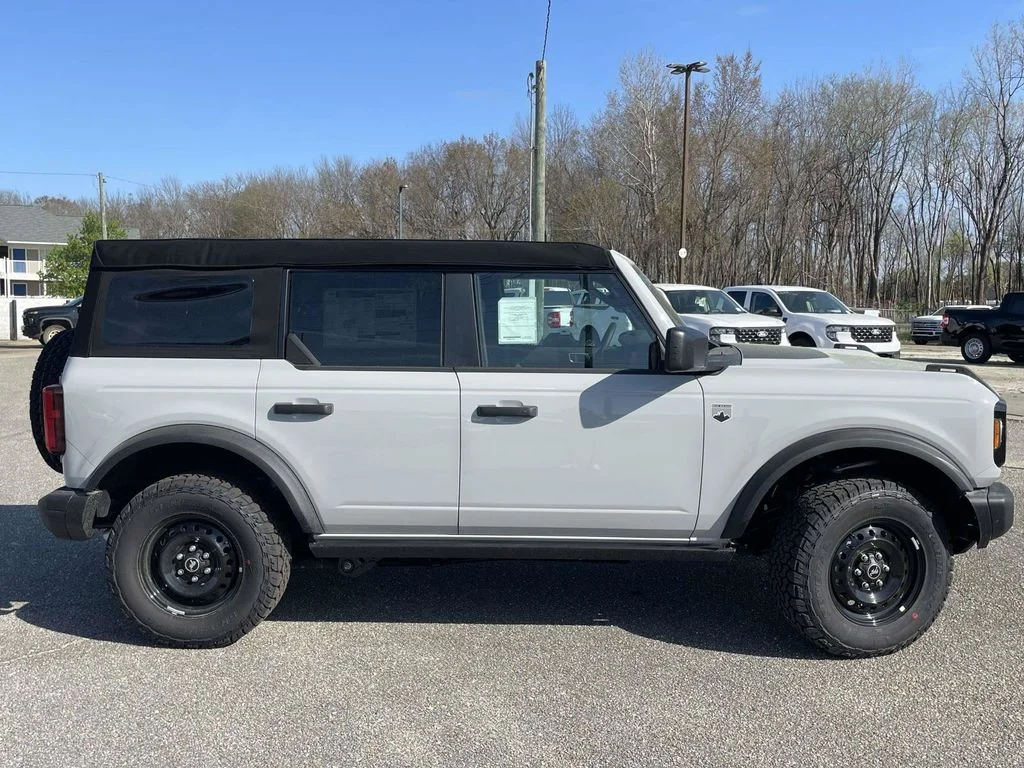 New 2026 White Ford Big Bend image 2