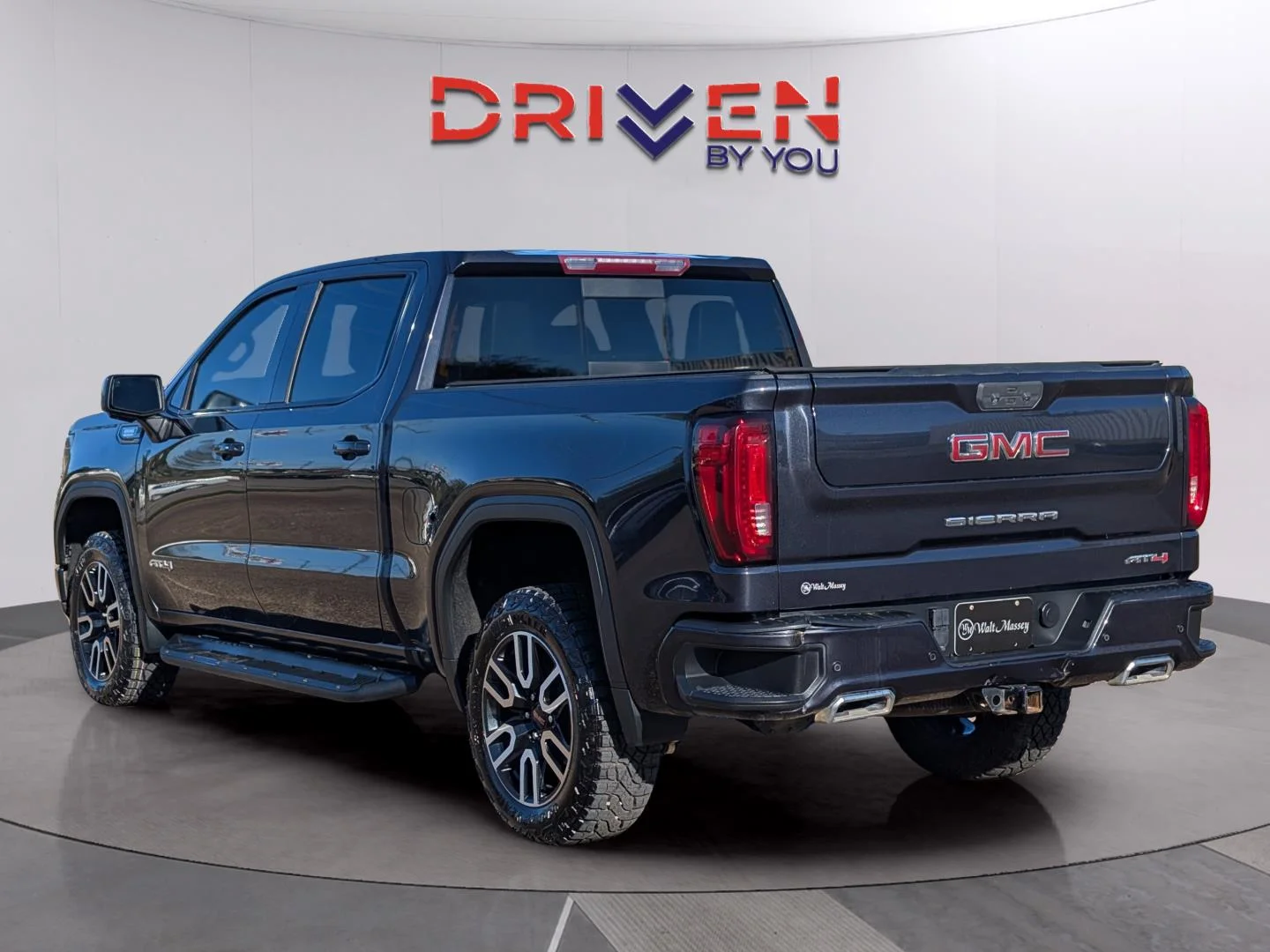 Used 2023 Titanium Rush Metallic GMC AT4 image 3