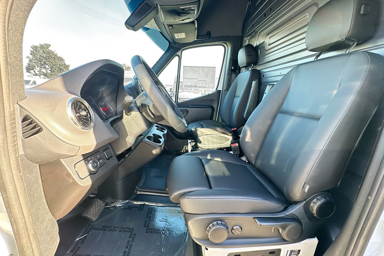 New 2026 Arctic+White Mercedes-Benz  image 18