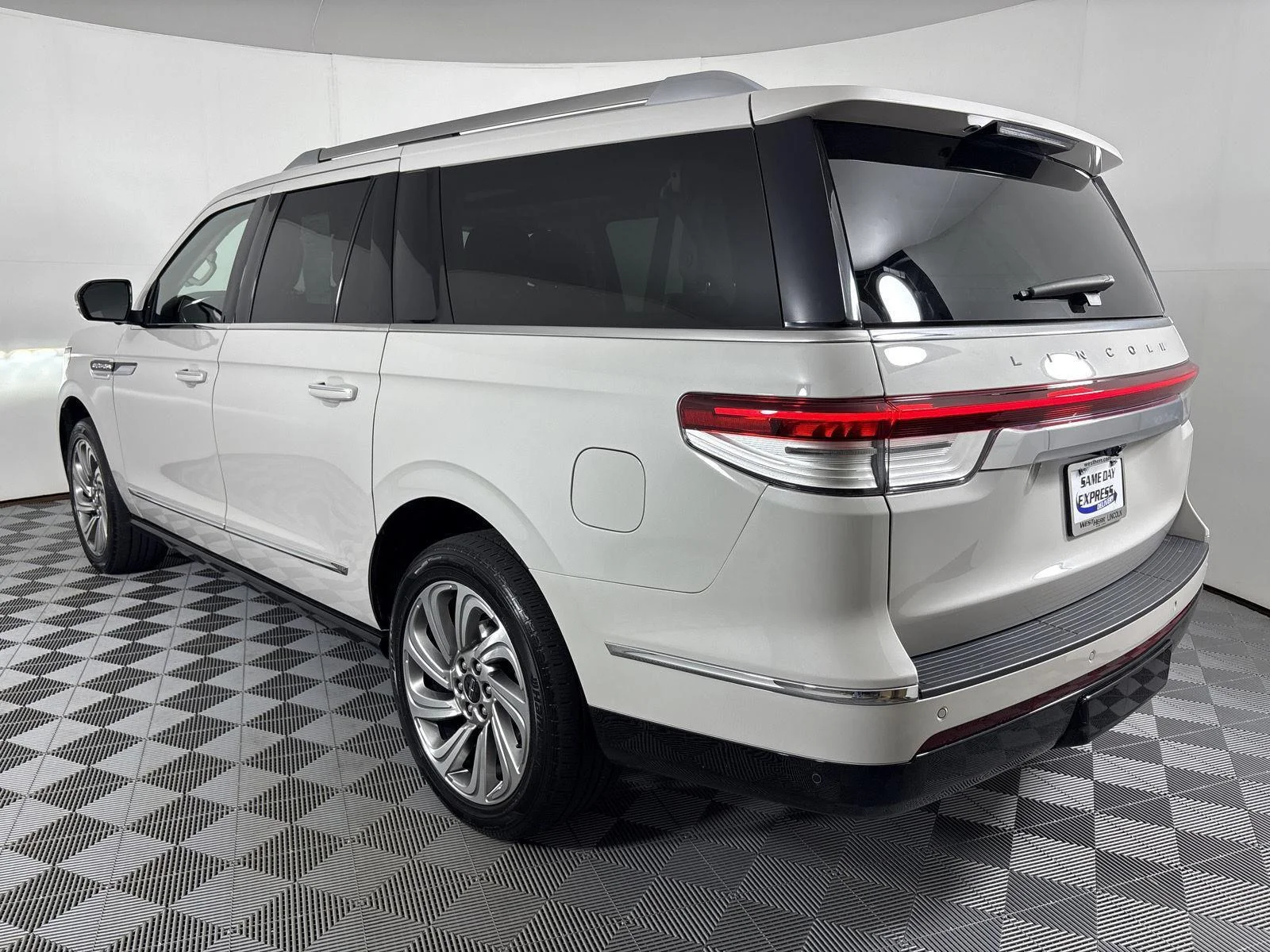 Used 2022 Ceramic Pearl Metallic Tri-Coat Lincoln Reserve image 21