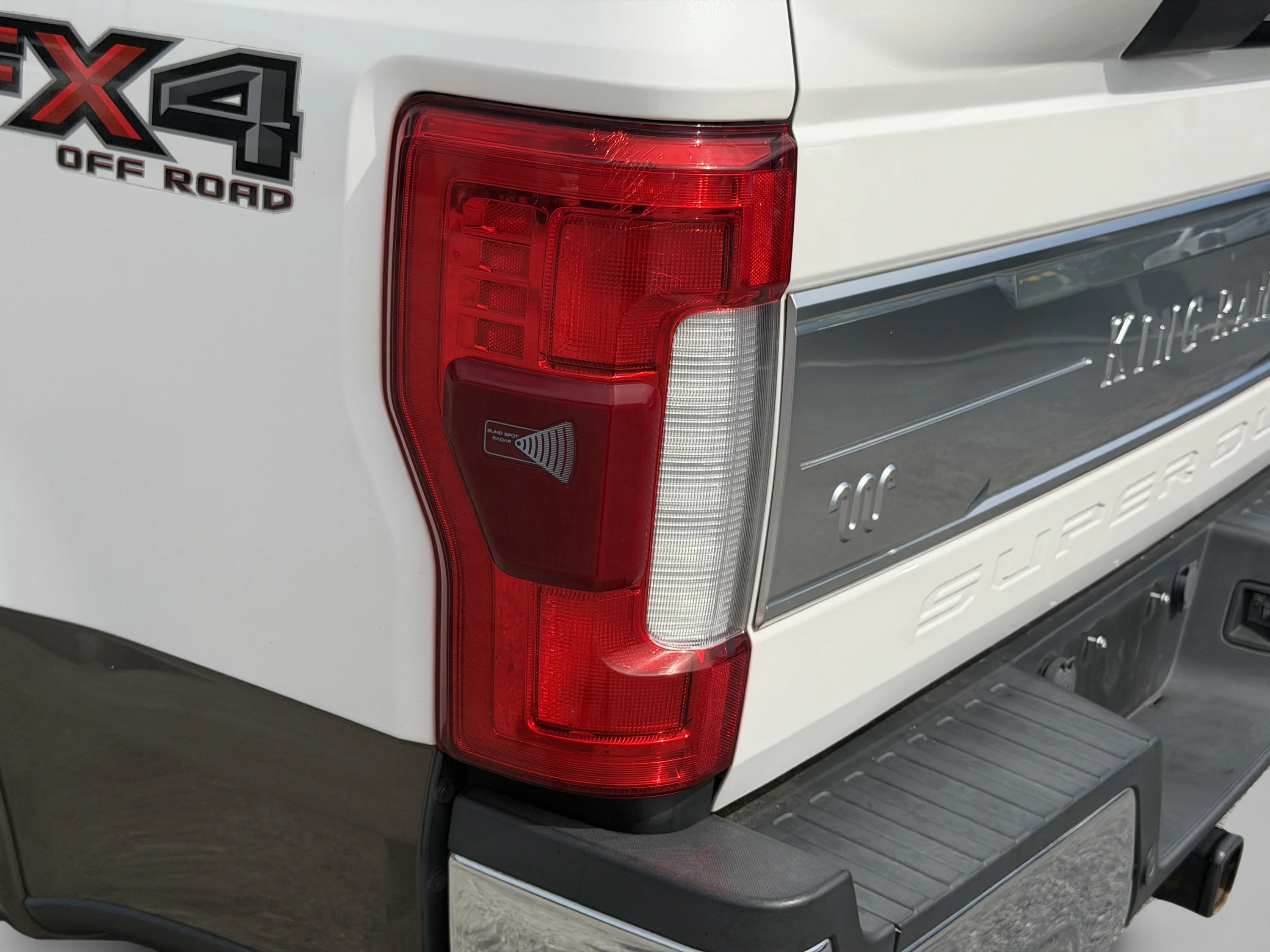 Used 2017 White Platinum Metallic Tri-Coat Ford King Ranch image 13