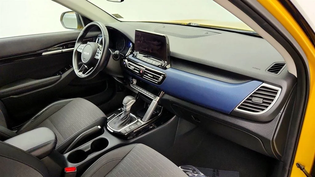 Used 2023 Starbright Yellow/Black Roof Kia S IVT AWD w/ Navigation Pkg & Illuminated Sills image 24