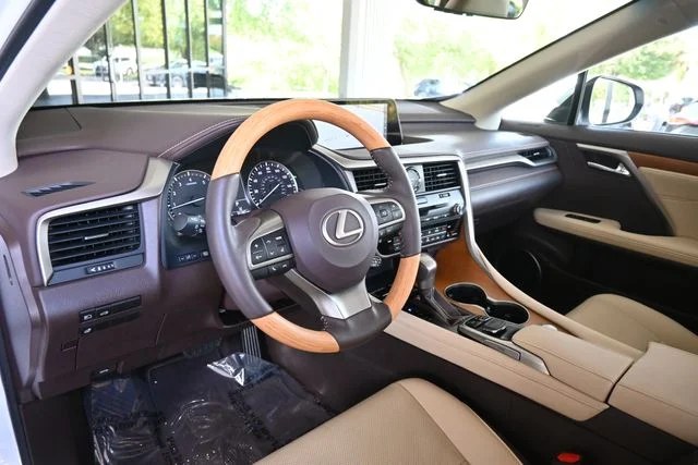 Used 2019 White Lexus 350 image 21