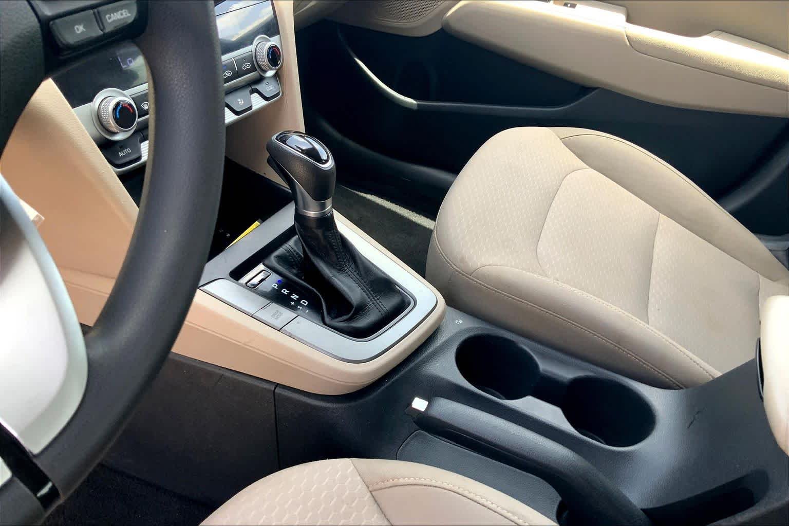 Used 2020 Quartz White Pearl Hyundai SEL image 16