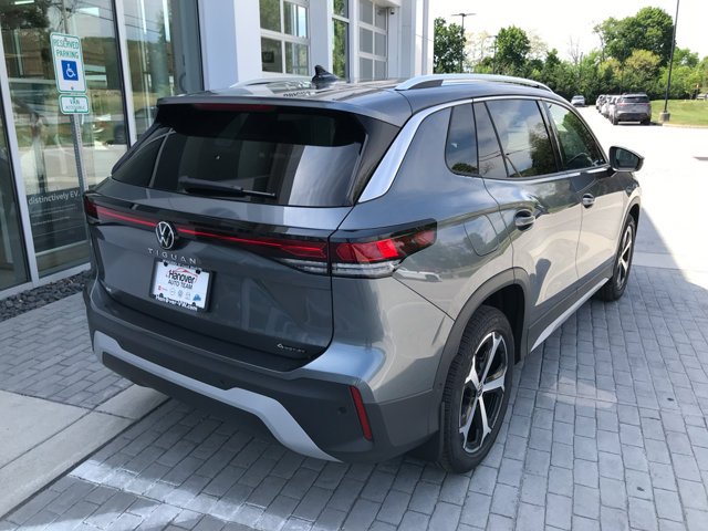 New 2026 Platinum Gray Metallic Volkswagen SE image 8