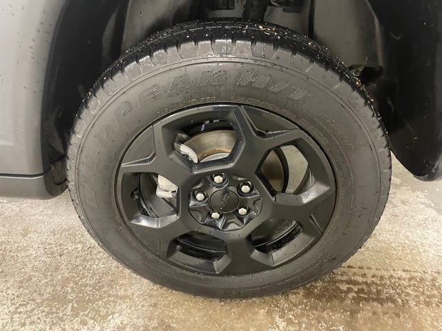 Used 2023 White Jeep Trailhawk image 10