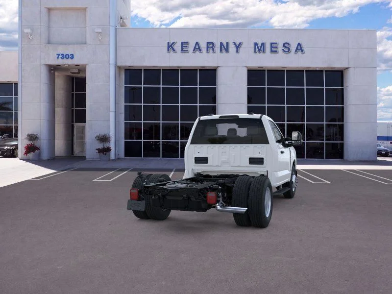 2025 Ford F-350 Super Duty Chassis Cab XL - Photo 8