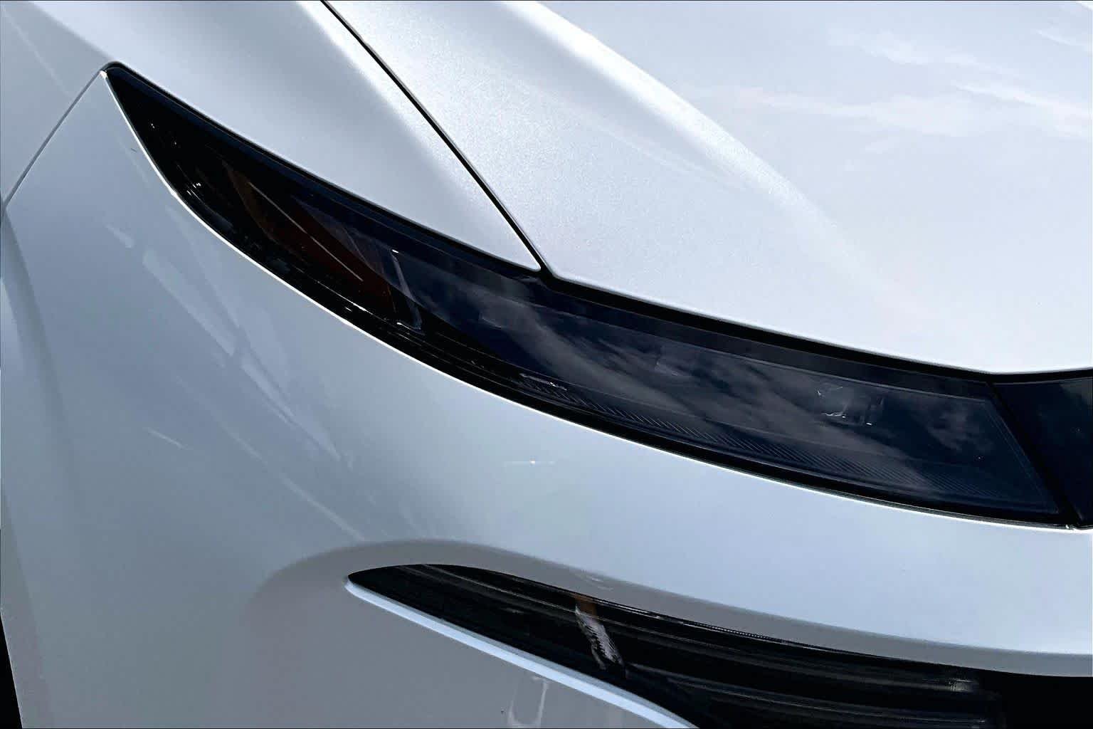 New 2026 Everest White Pearl TriCoat Nissan SL image 13