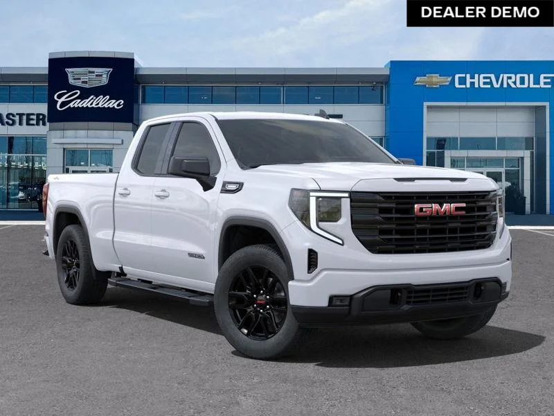 Used 2025  GMC Elevation image 7