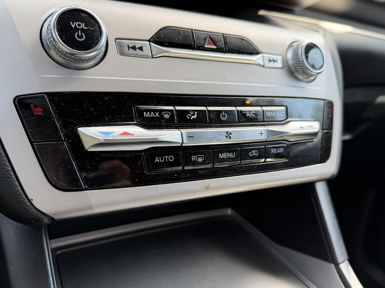Used 2024 Iconic Silver Ford XLT image 8