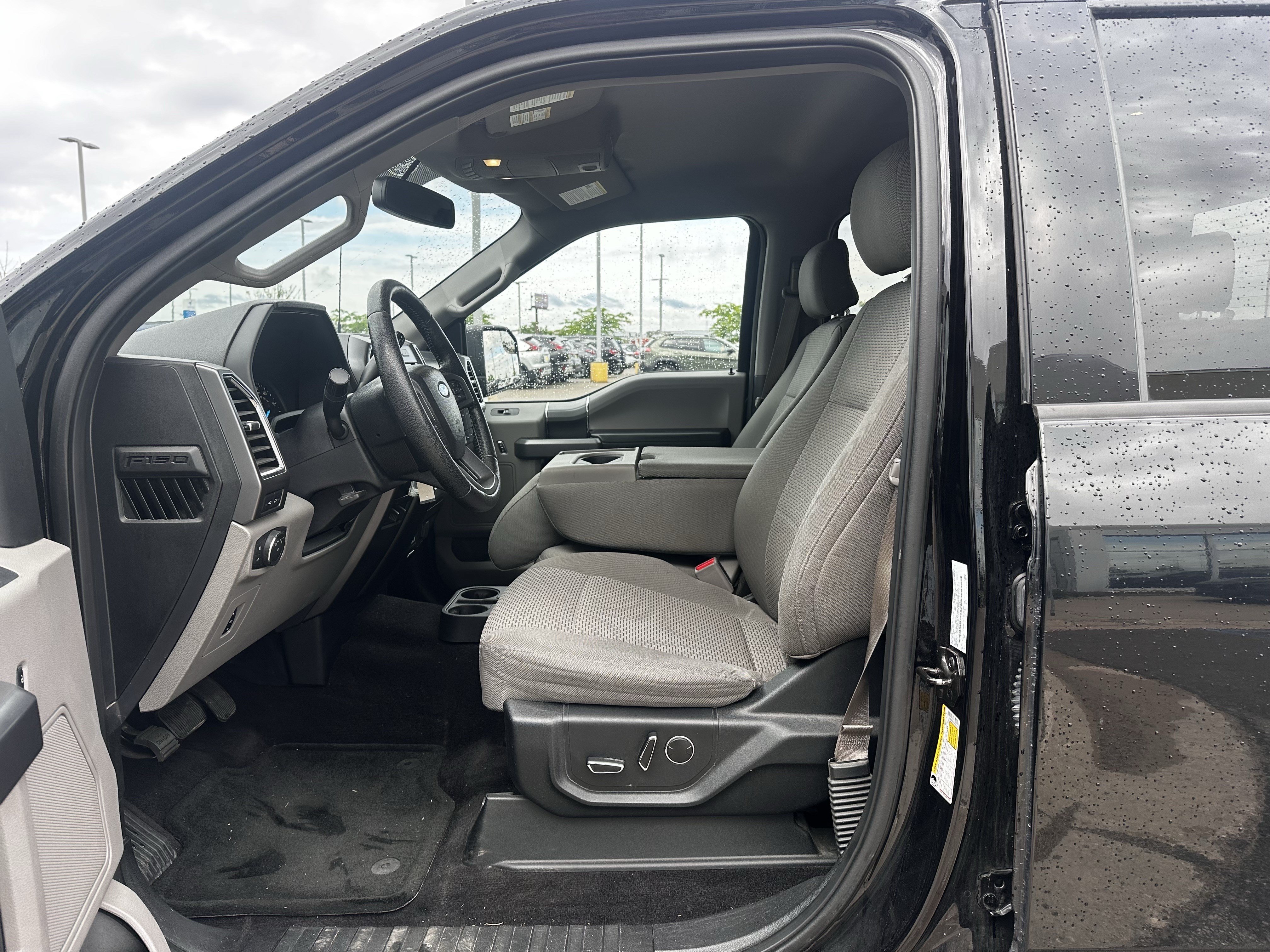 Used 2016 Shadow Black Ford XLT image 7