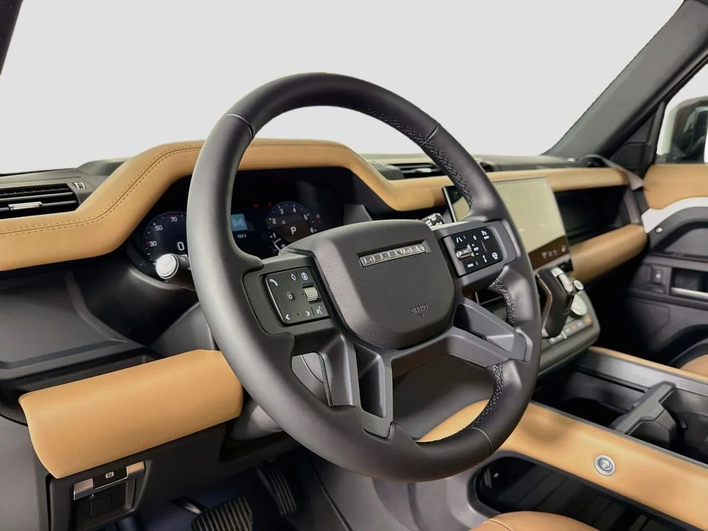 New 2026 Fuji White Land Rover X-Dynamic SE image 9