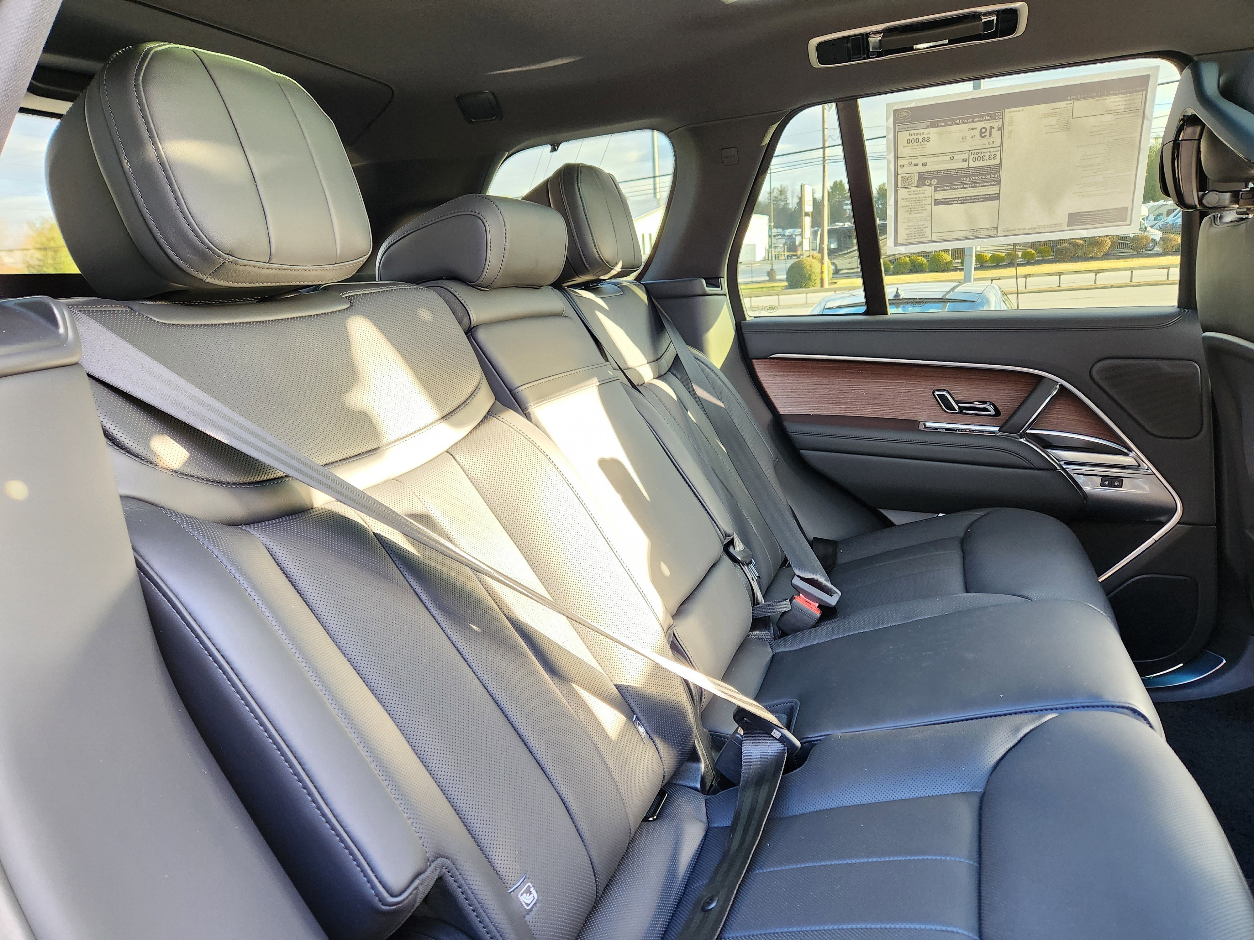 2026 Land Rover Range Rover SE - Photo 11