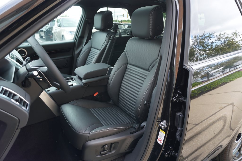 New 2026 Santorini Black Land Rover S image 13