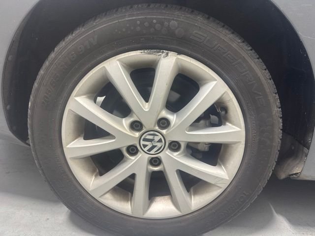 Used 2015 Gray Volkswagen 1.8T SE image 6