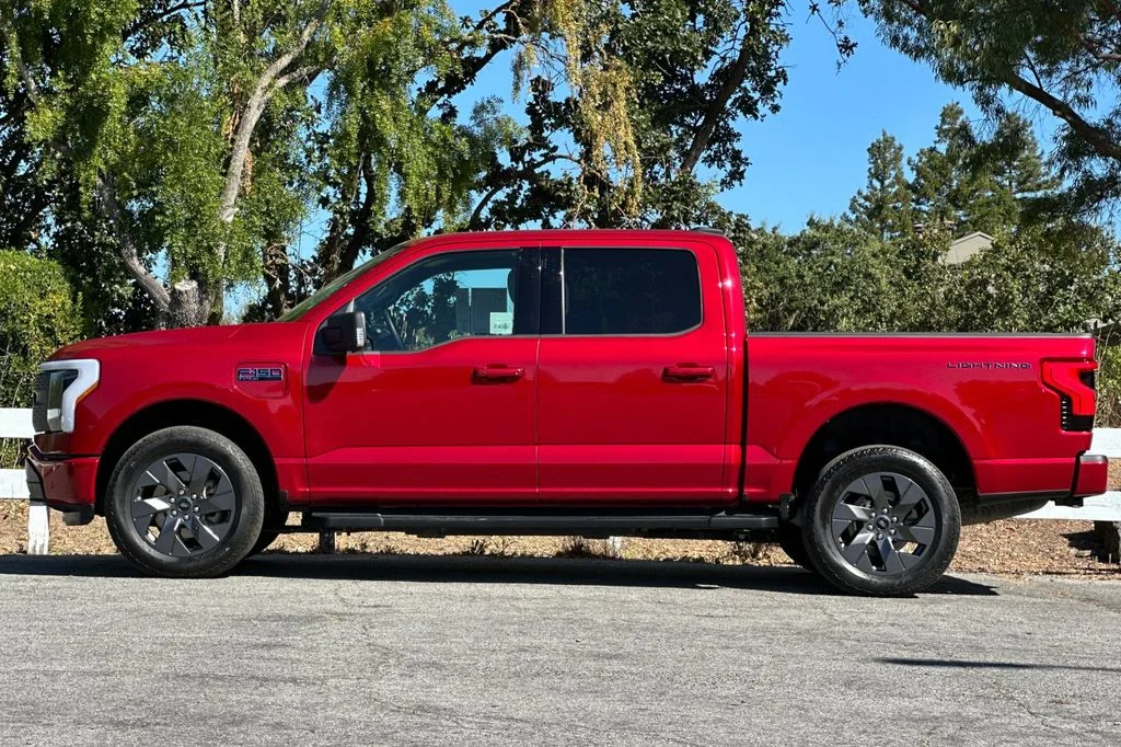 Used 2025 Red Ford Flash image 8