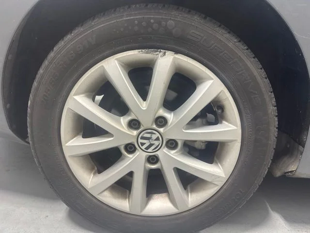 Used 2015 Gray Volkswagen 1.8T SE image 6