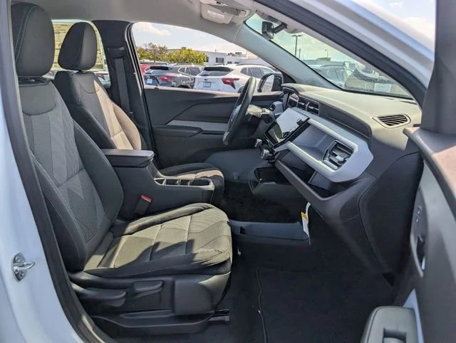 New 2027 Summit White Chevrolet LT image 7