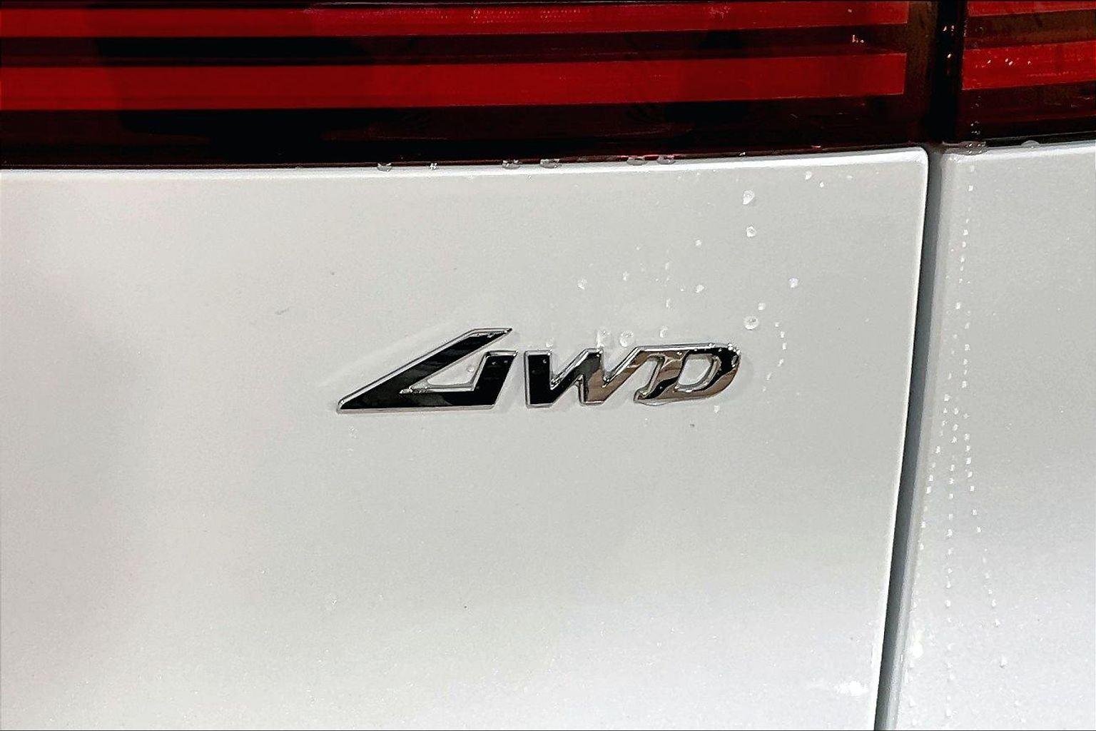 New 2026 Uyuni White Genesis 2.5T image 8
