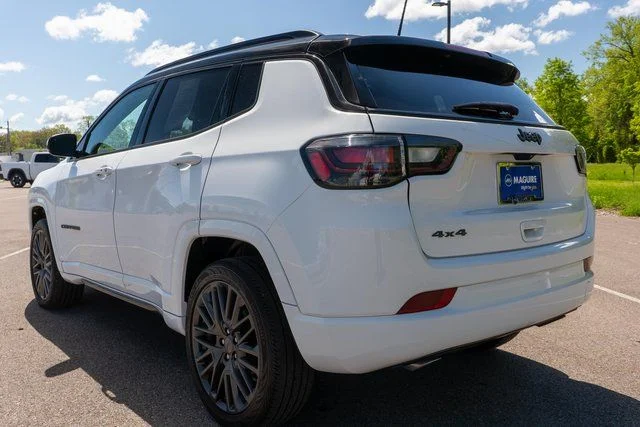 Used 2023 White Jeep Limited image 8