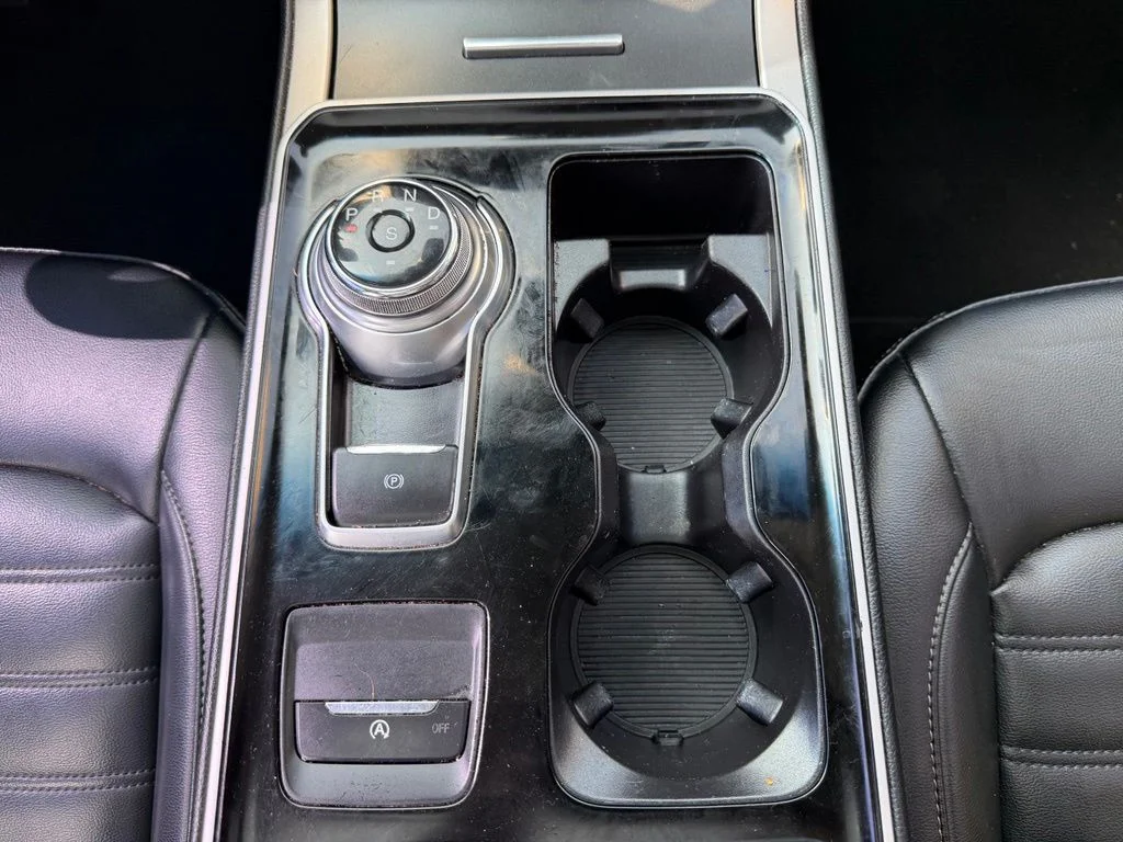 Used 2019 Black Ford SEL image 19