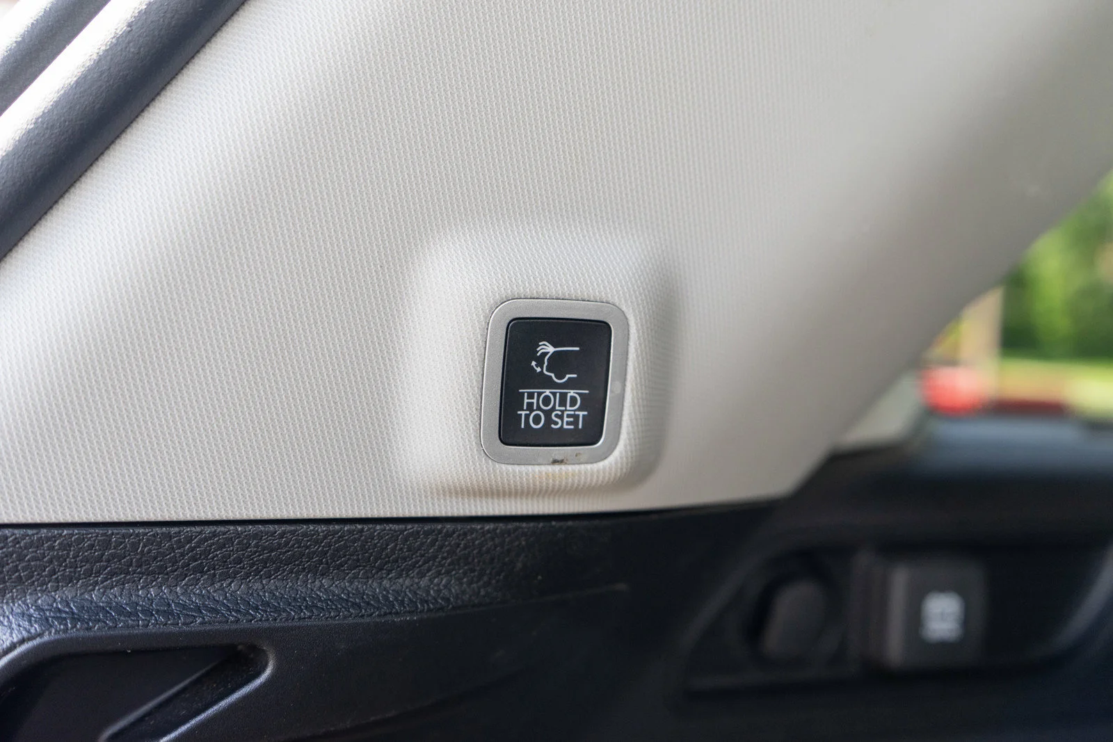 Used 2023 Velvet Red Pearlcoat Jeep Limited image 10